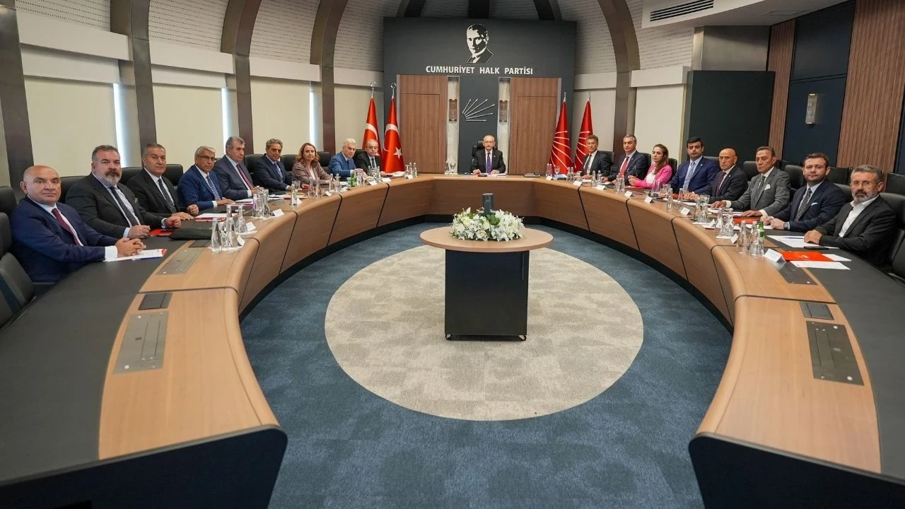 CHP MYK Toplandı: Gözler İl Başkanlarıyla İlgili Kararlarda - TUHA