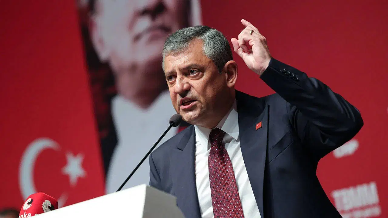 Özgür Özel’den “yeni parti” mesajı