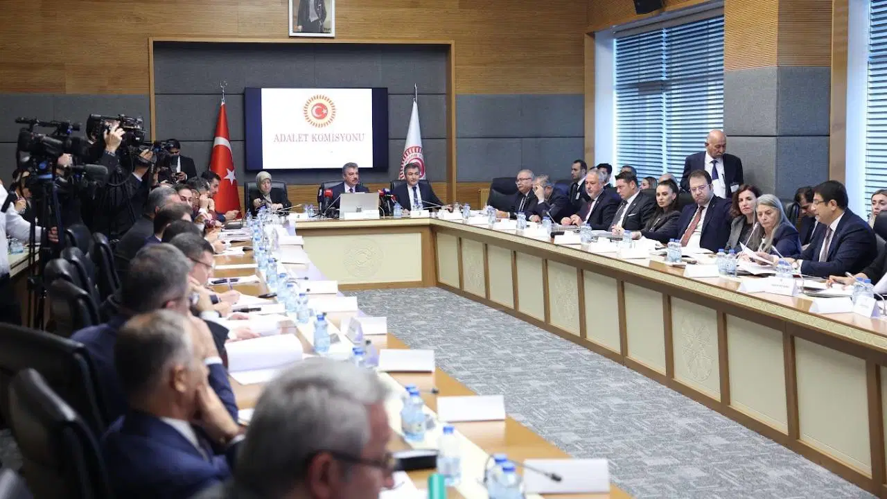 TBMM Adalet Komisyonu'nda Suça Sürüklenen Çocuklara Yönelik Kanun Teklifi Görüşülmeye Başlandı