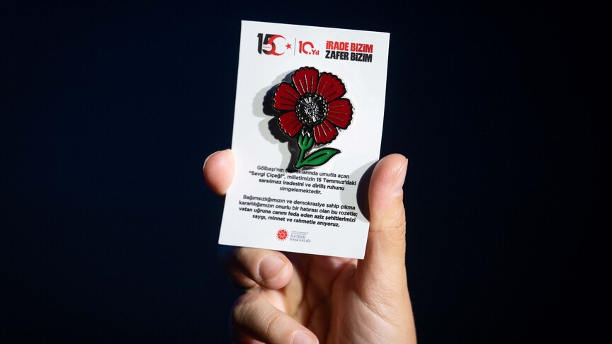 İletişim Başkanı Duran'dan 15 Temmuz Hatıra Rozeti Açıklaması