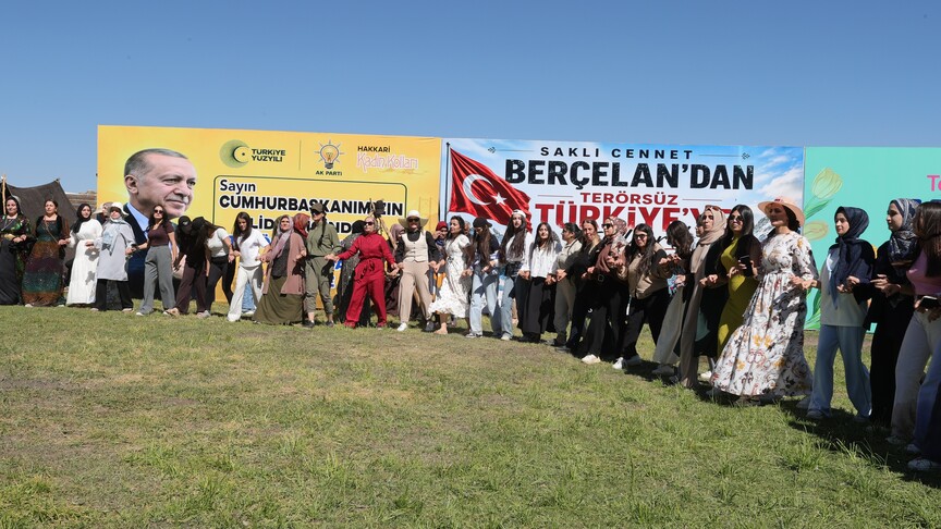 Cumhurbaşkanı Erdoğan, Hakkari'deki Kadın Şenliği'ne Telefonla Seslendi