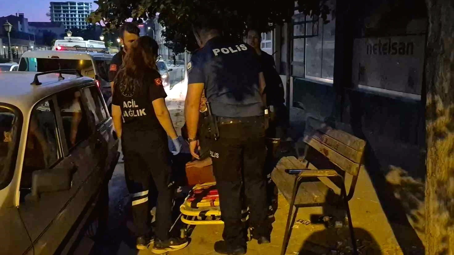 Eskişehir'de Alkol Etkisiyle Bayılan Şahıs Sağlık Ekiplerine Direndi