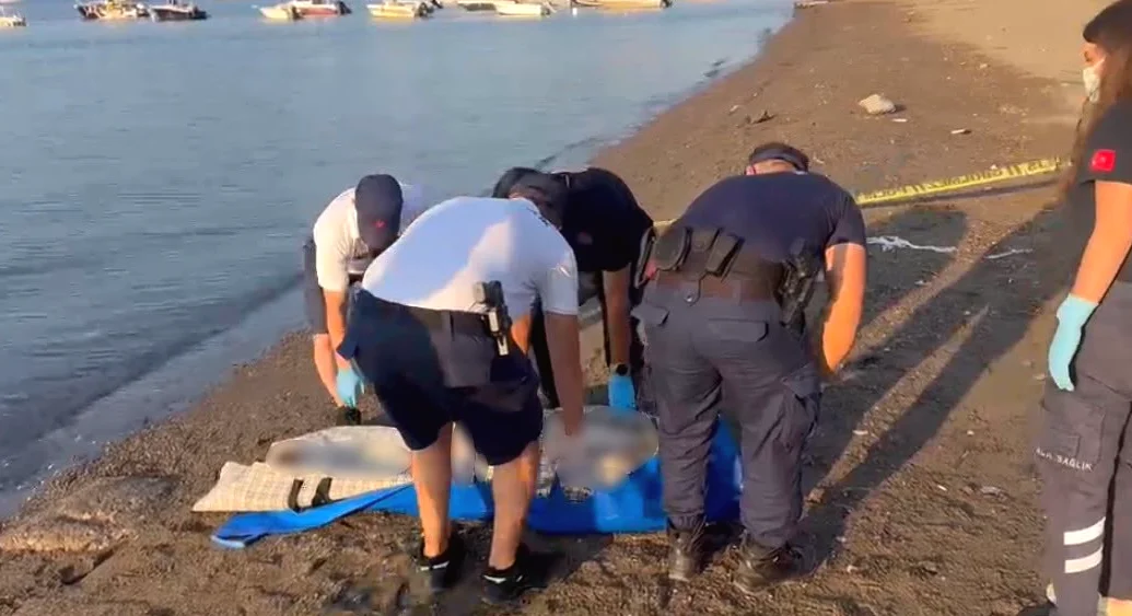 Marmaris'te Denizde Erkek Cesedi Bulundu