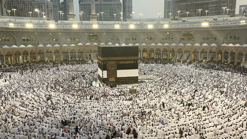 Suudi Arabistan, Çok Girişli Umre Vizesinin Şartlarını Açıkladı