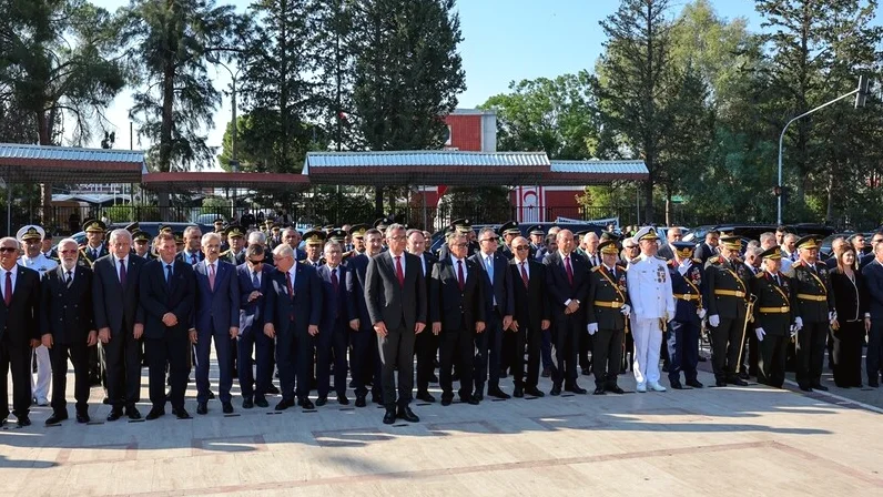 Kuzey Kıbrıs'ta Kıbrıs Barış Harekatı'nın 52. Yılı Törenle Kutlandı