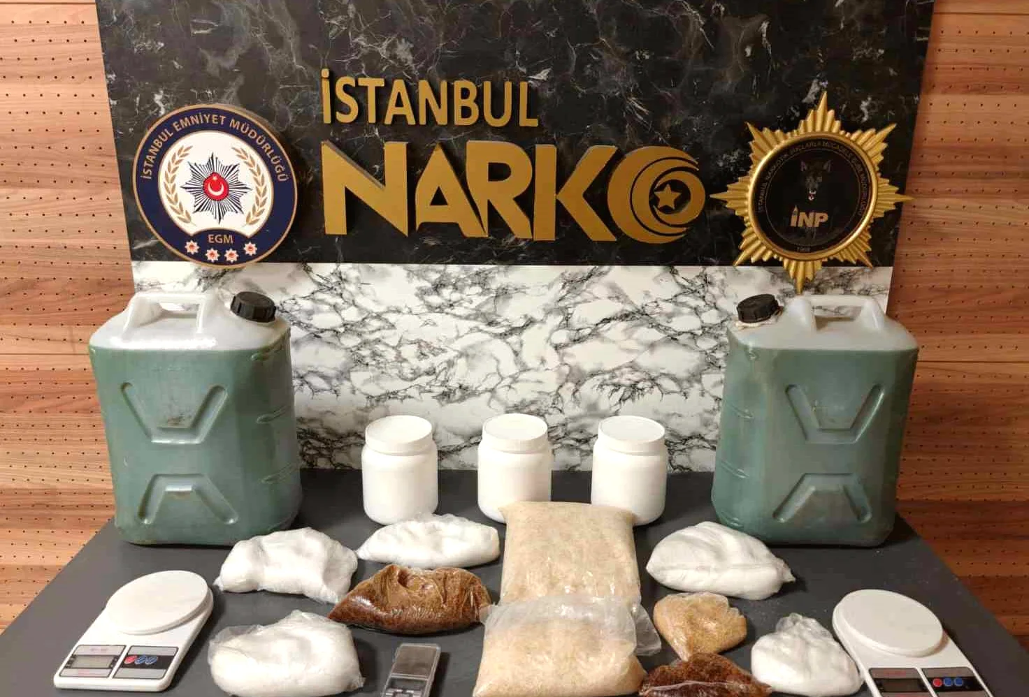 İstanbul'da gerçekleştirilen uyuşturucu operasyonunda 49 kilo madde ele geçirildi