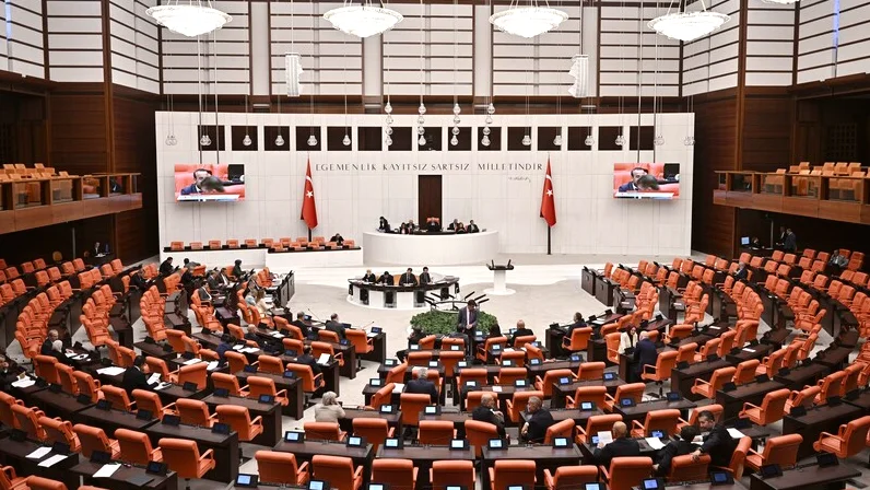 TBMM'de En Düşük Emekli Aylığı Artışı Üzerine Görüşmeler Tamamlandı