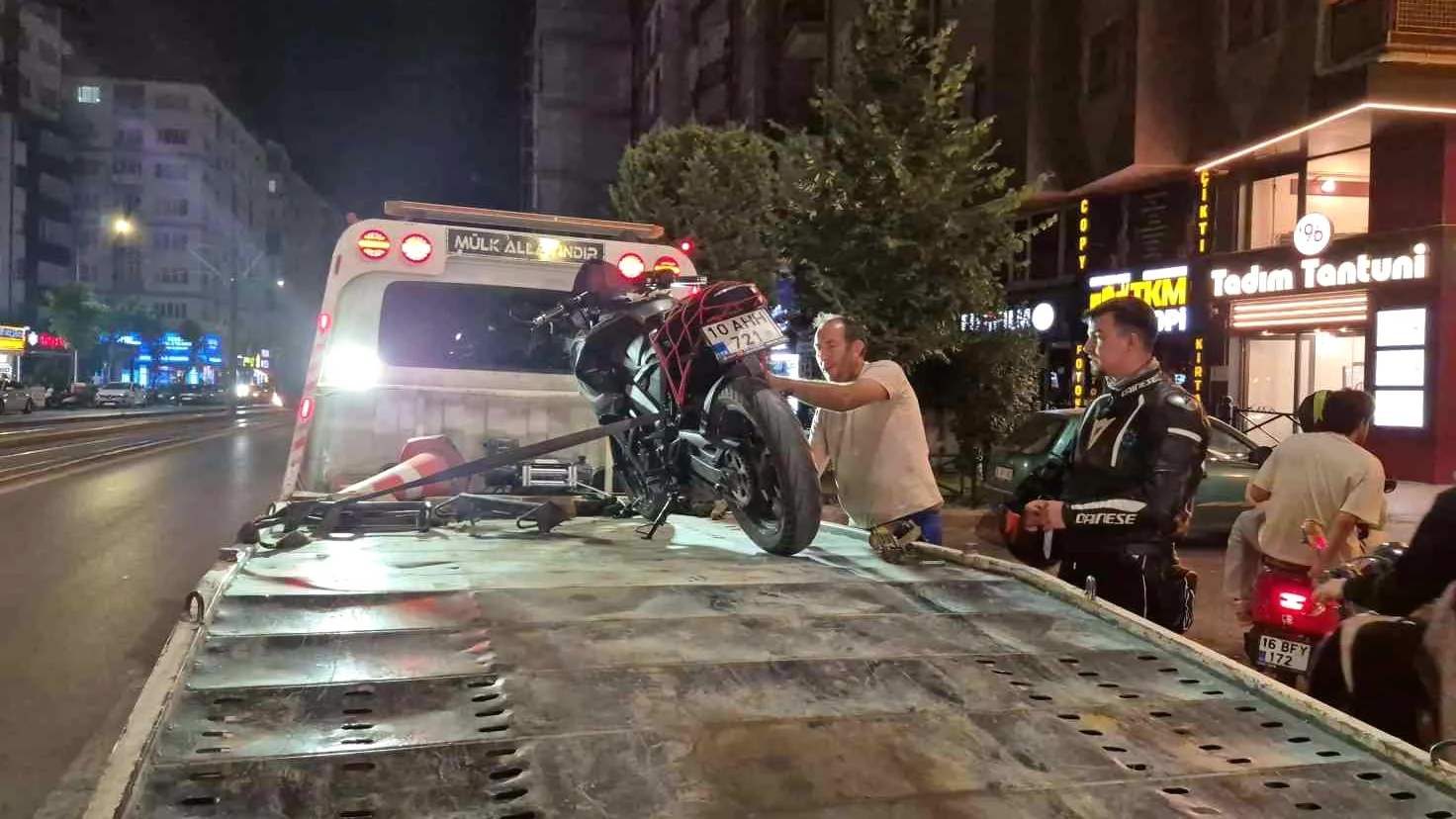 Katlanır Plaka Kullanımı Nedeniyle Motosiklet Sürücüsüne 140 Bin Lira Ceza