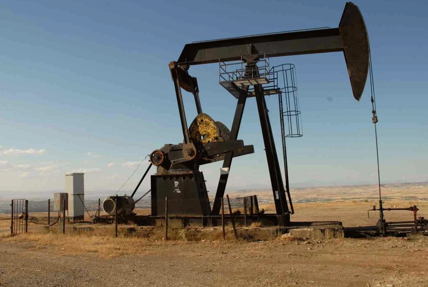 Brent Petrol Fiyatları Arz Endişeleriyle 93 Dolar Seviyesine Ulaştı