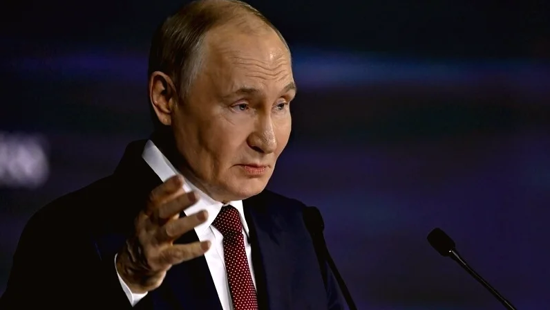 Putin: Akaryakıt Sorunları Geçici ve Ekonomiyi Etkilemeyecek