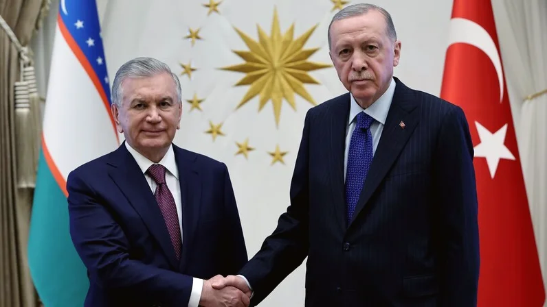 Cumhurbaşkanı Erdoğan, Özbekistan Cumhurbaşkanı Mirziyoyev ile Telefon Görüşmesi Gerçekleştirdi