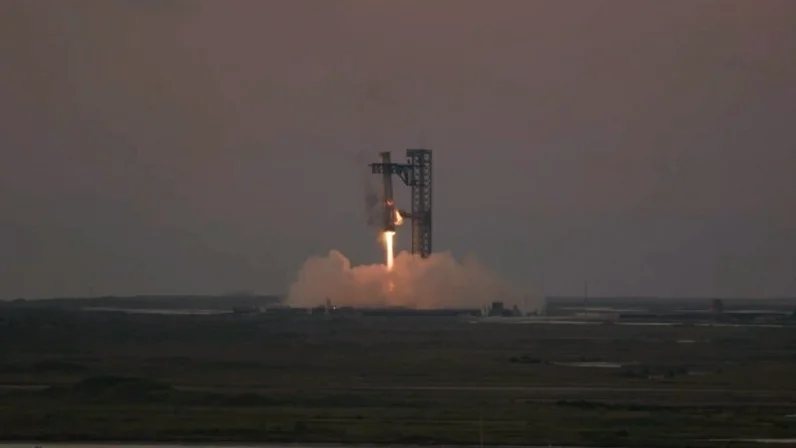 SpaceX, Starship Roketi ile 20 Uydusunu Uzaya Fırlattı