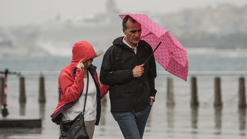 Meteorolojik Uyarılar: 13 İl için Turuncu, 22 İl için Sarı Kod