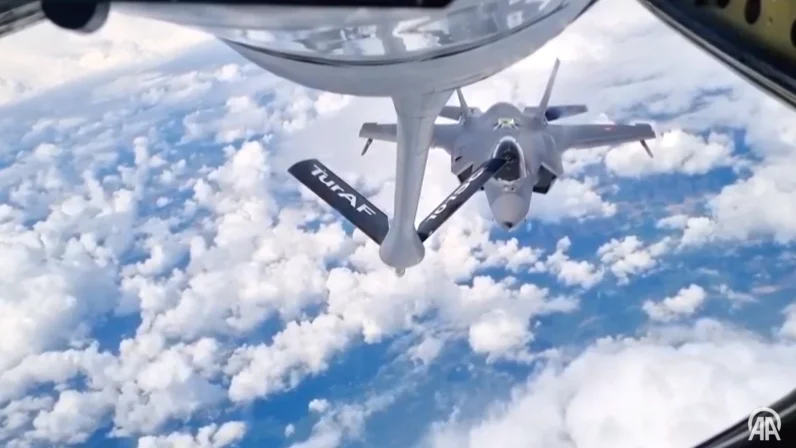 Türk Hava Kuvvetleri, Danimarka'nın F-35 Uçağına Havada Yakıt İkmalinde Bulundu