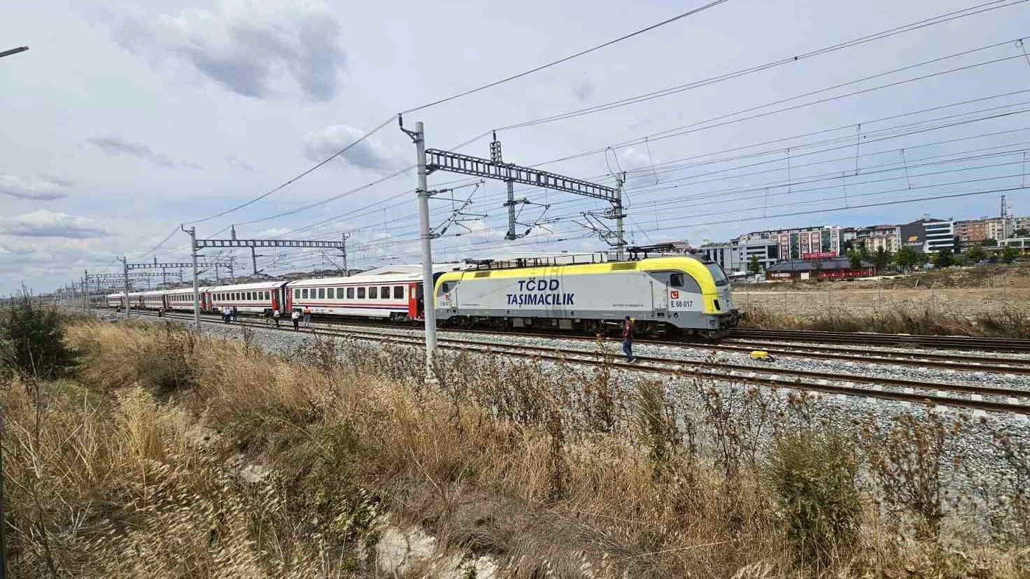 Çerkezköy'de Yolcu Treni Raydan Çıktı