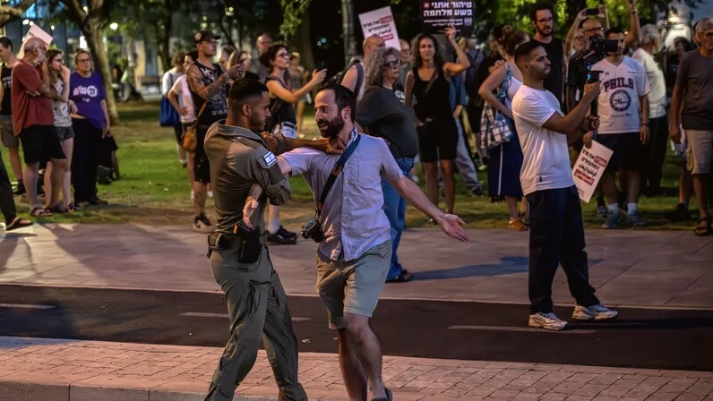 Tel Aviv'de Filistin Yanlısı Gösterilere Polis Müdahalesi