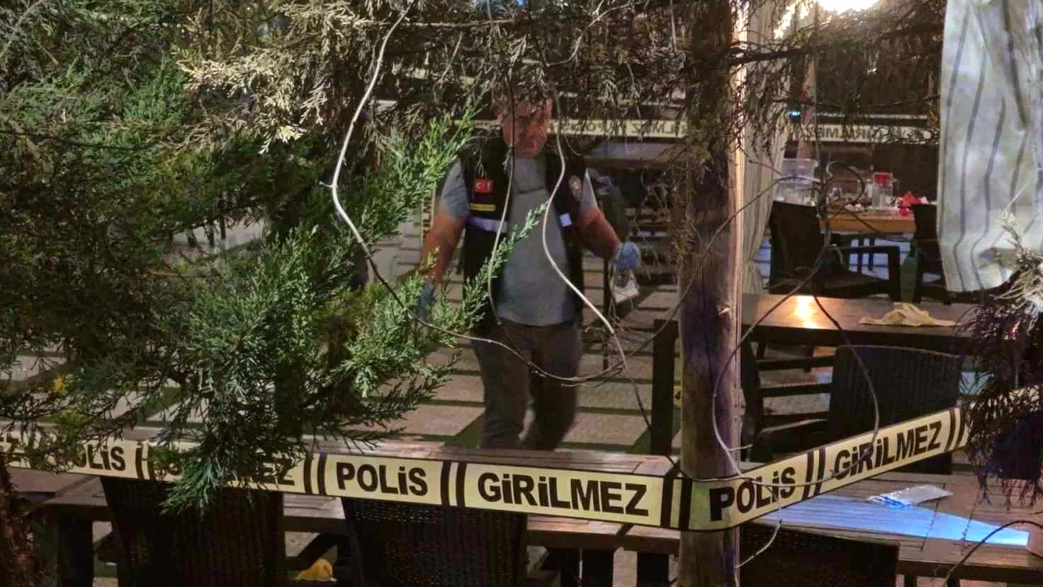 Antalya'da Silahlı Saldırı: Üç Kişi Yaralandı