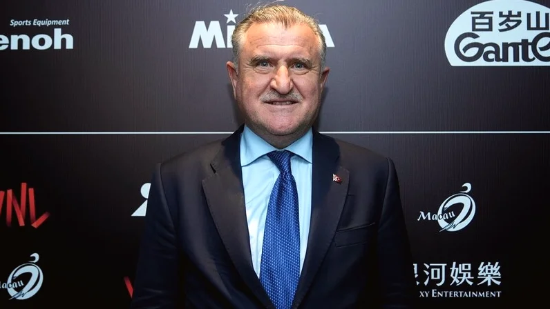 Bakan Bak, A Milli Kadın Voleybol Takımı'nın Şampiyonluğunu Kutladı