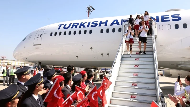 A Milli Kadın Voleybol Takımı'nın Şampiyonluk Dönüşü