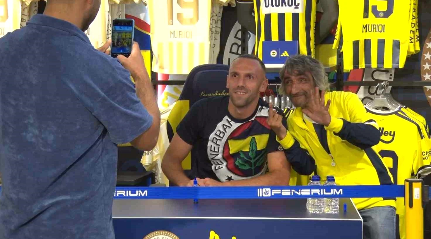 Vedat Muriqi, Kadıköy'de Taraftarlarıyla Buluştu