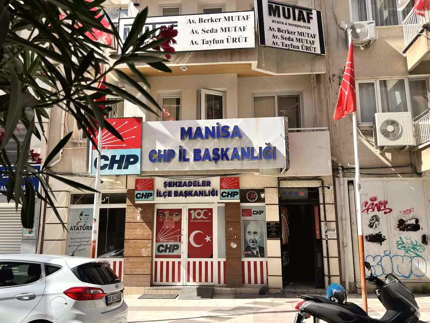 Manisa'da CHP İl Başkanlığı'nda Tartışma: 1 Yaralı