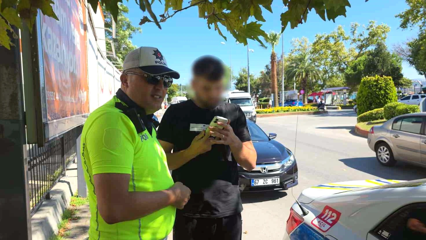 Trafik Polisi, Dolandırıcılık Girişimini Engelledi