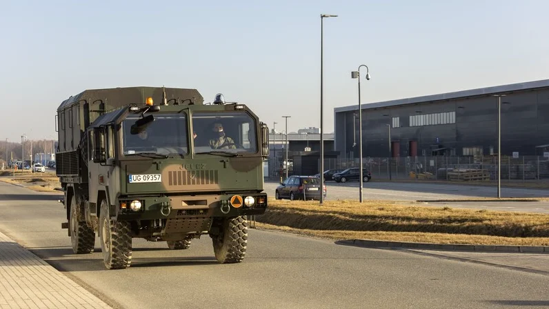 Polonya Hava Sahasında Kimliği Belirsiz Cisme Ait Parçalar Tespit Edildi