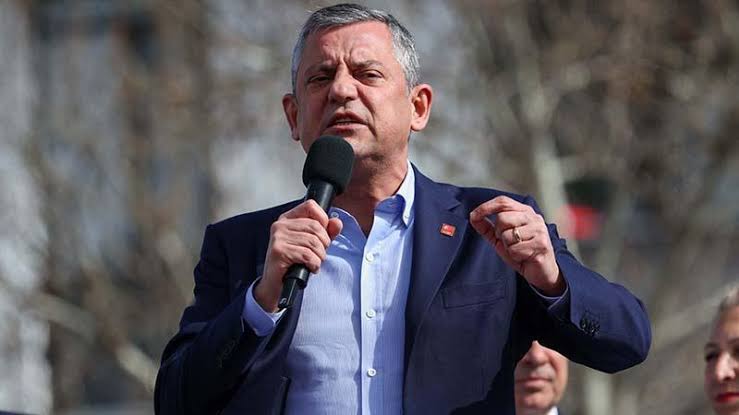 Özgür Özel, Bağış Kampanyasına Dikkat Çekti