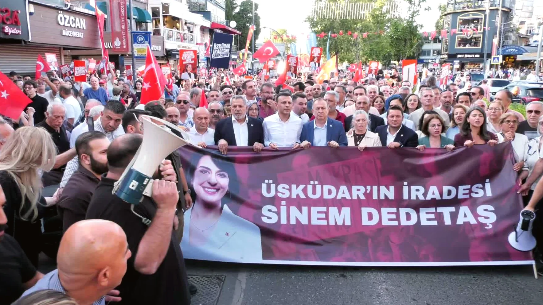 Üsküdar'da Sinem Dedetaş'a Destek Yürüyüşü Gerçekleştirildi