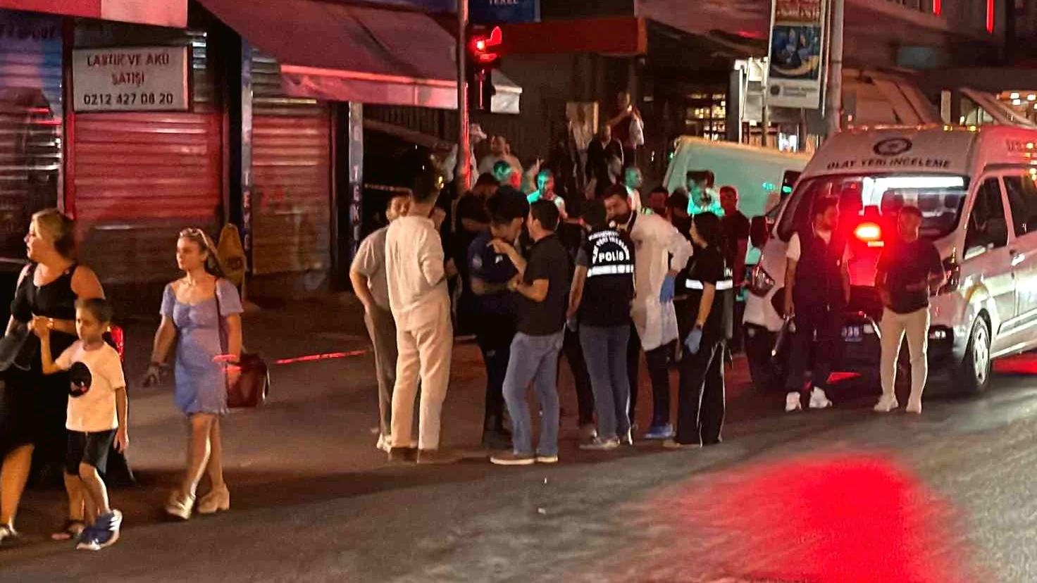 Eyüpsultan'da Oto Galeriye Silahlı Saldırı: 4 Yaralı