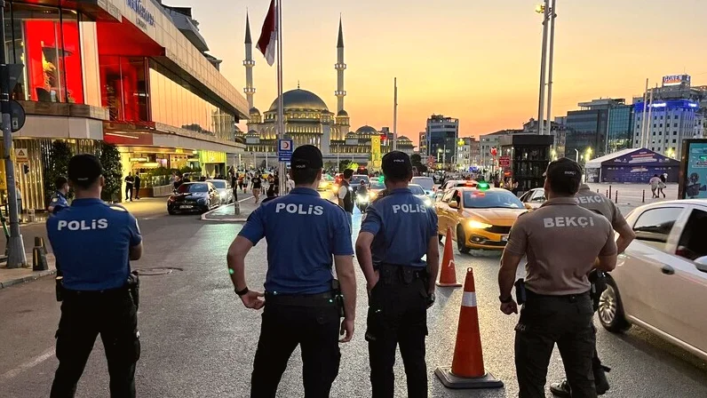 İstanbul'da 'Huzur İstanbul' Uygulaması: 726 Gözaltı