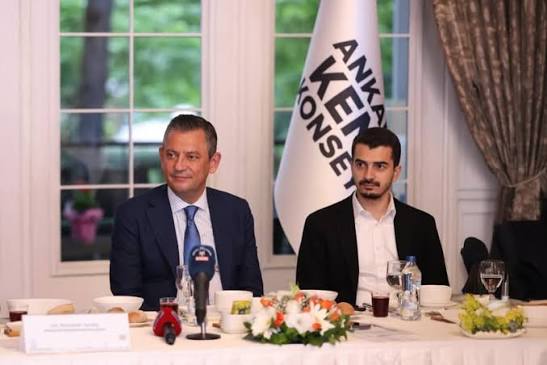 Çankaya Belediye Başkanı Hüseyin Can Güner, CHP'den İstifa Etti