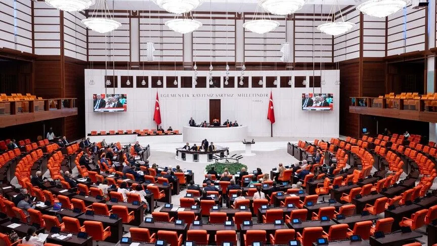 TBMM Genel Kurulu'nda Yükseköğretim Kanunu Teklifi Üzerine Tartışmalar