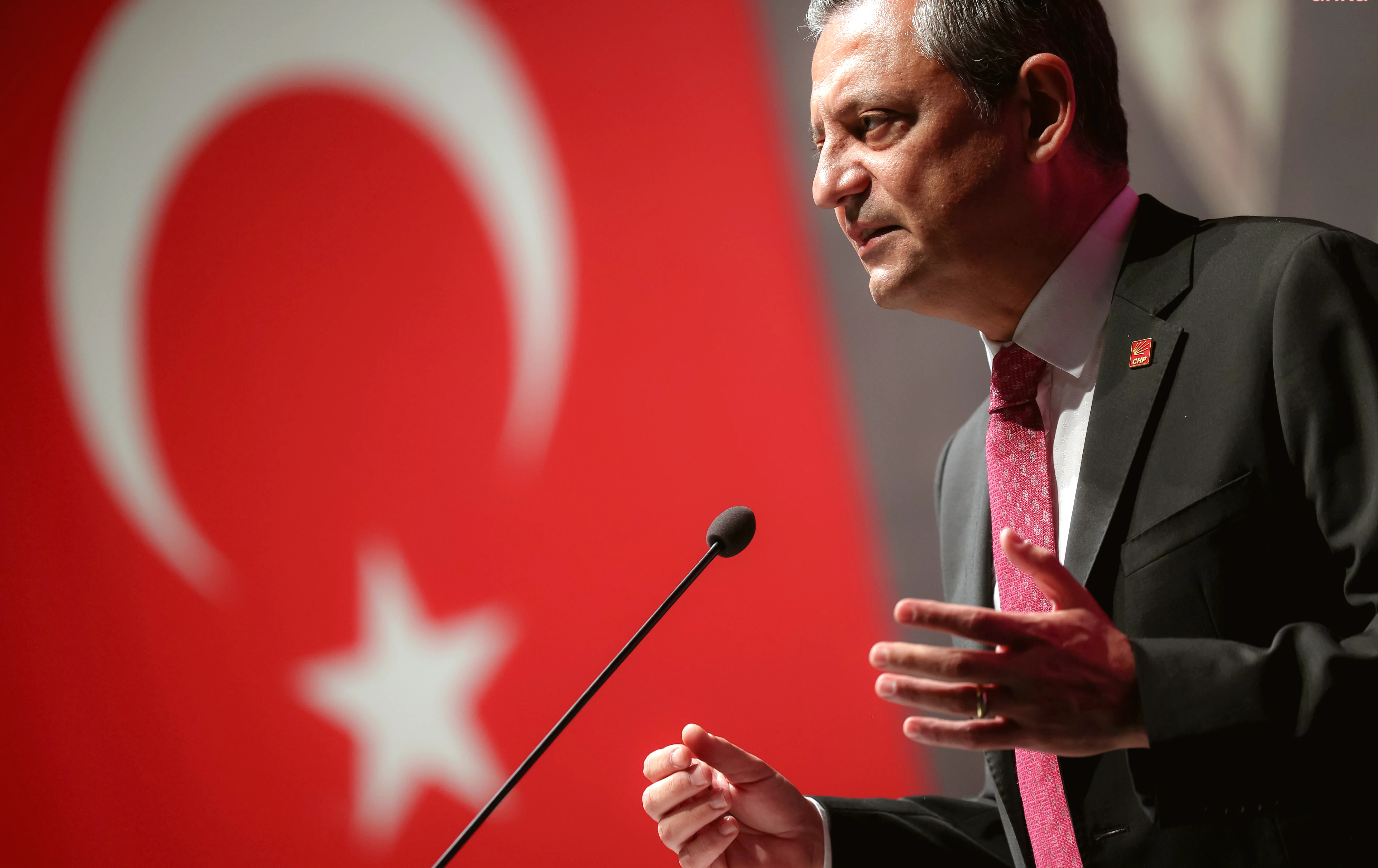 Özgür Özel: Halkın Umutlarını Yeşertmek İçin İleriye Bakmalıyız