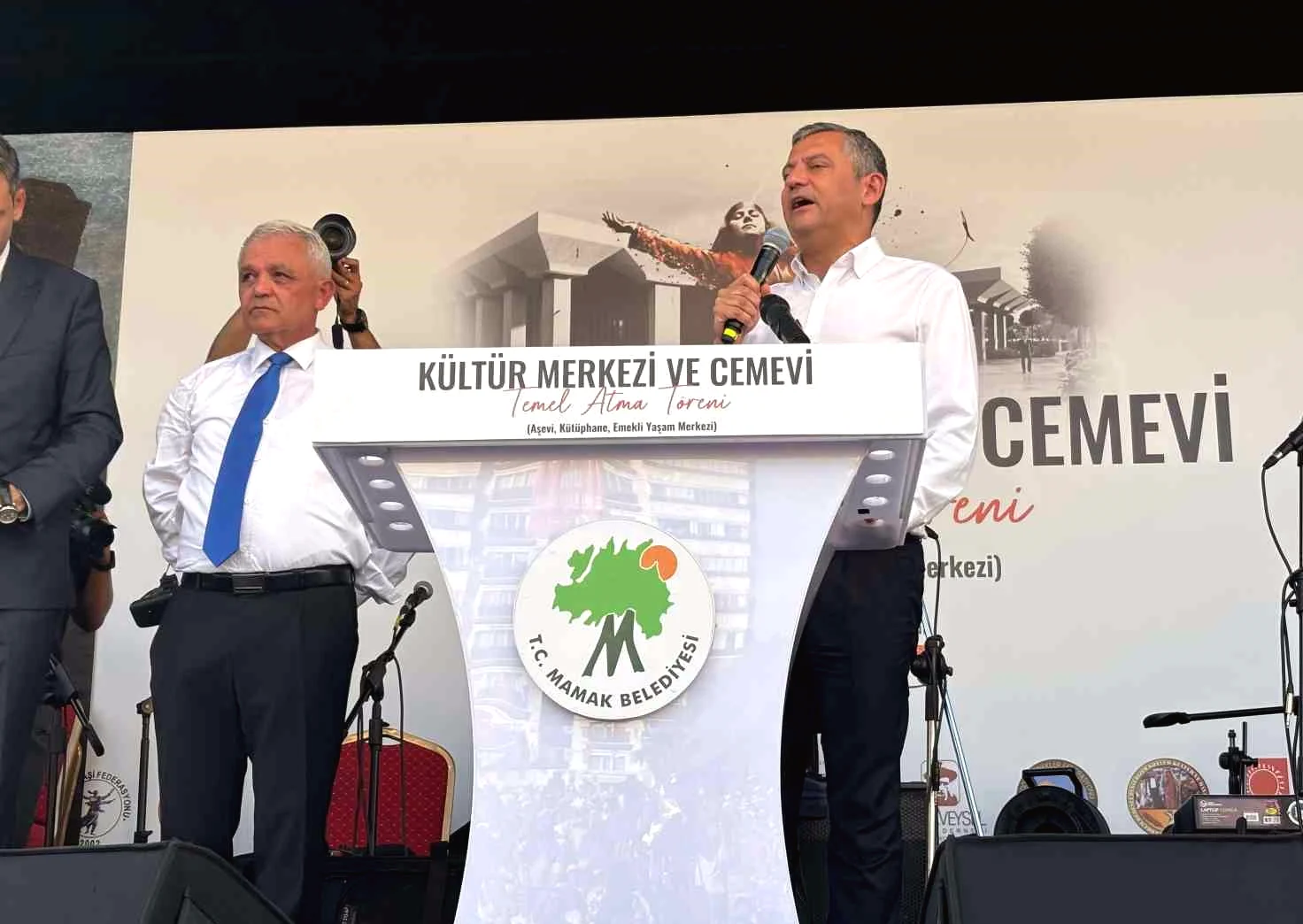 Özgür Özel: 'Yeni Bir Döneme Adım Attık'