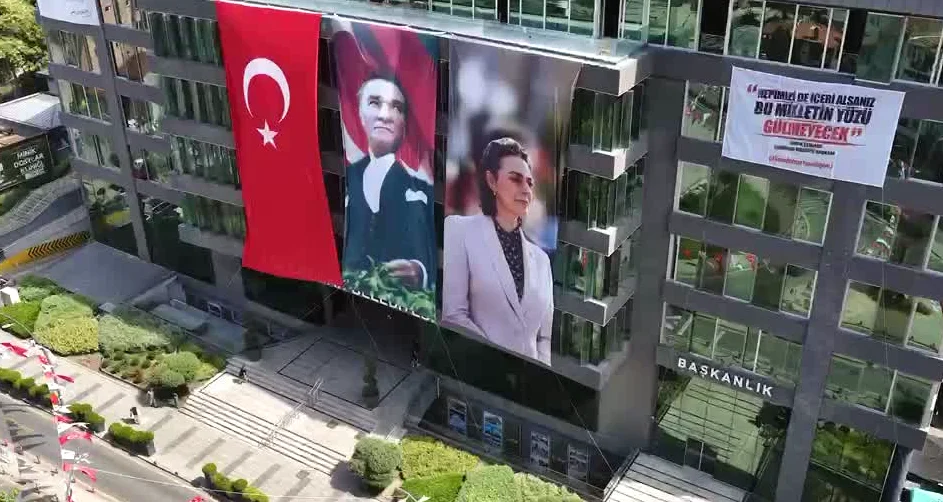 Üsküdar Belediyesi'nde Gergin Atmosfer: Tutuklanan Başkanın Söylemleri Dikkat Çekti