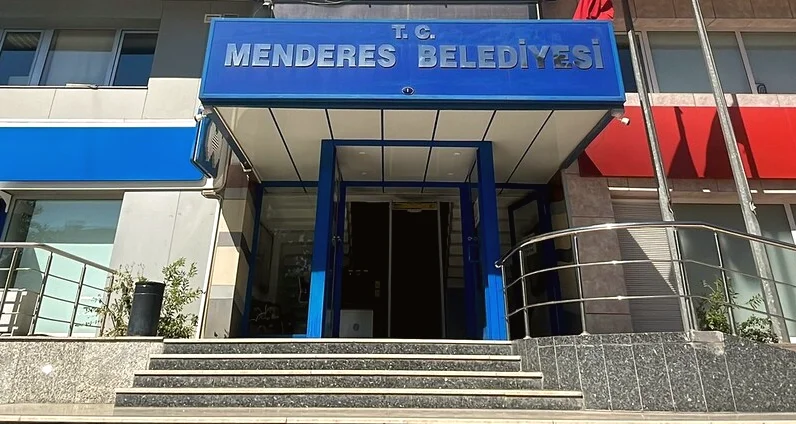 Menderes Belediyesi'nde Usulsüzlük Soruşturmasında 13 Kişi Gözaltına Alındı