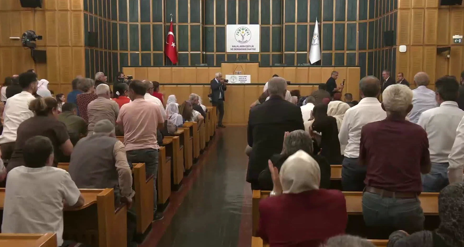 DEM Parti Lideri Bakırhan'dan Meclis'e Önemli Çağrı: Barış İzleme Kurulu Kurulmalı