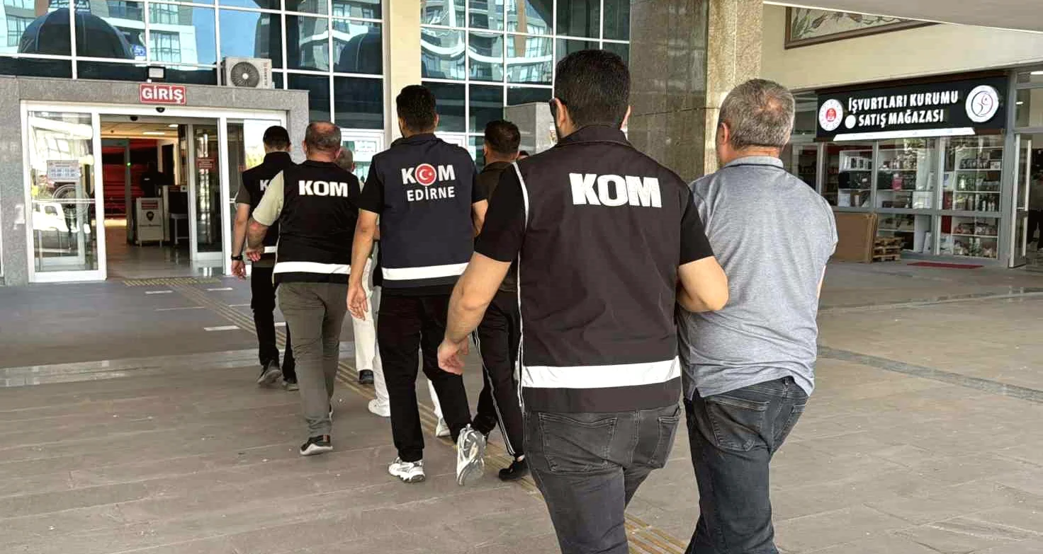 Edirne ve İstanbul'da Gözaltına Alınan Şüphelilerin Adliye Girişi Dikkat Çekti