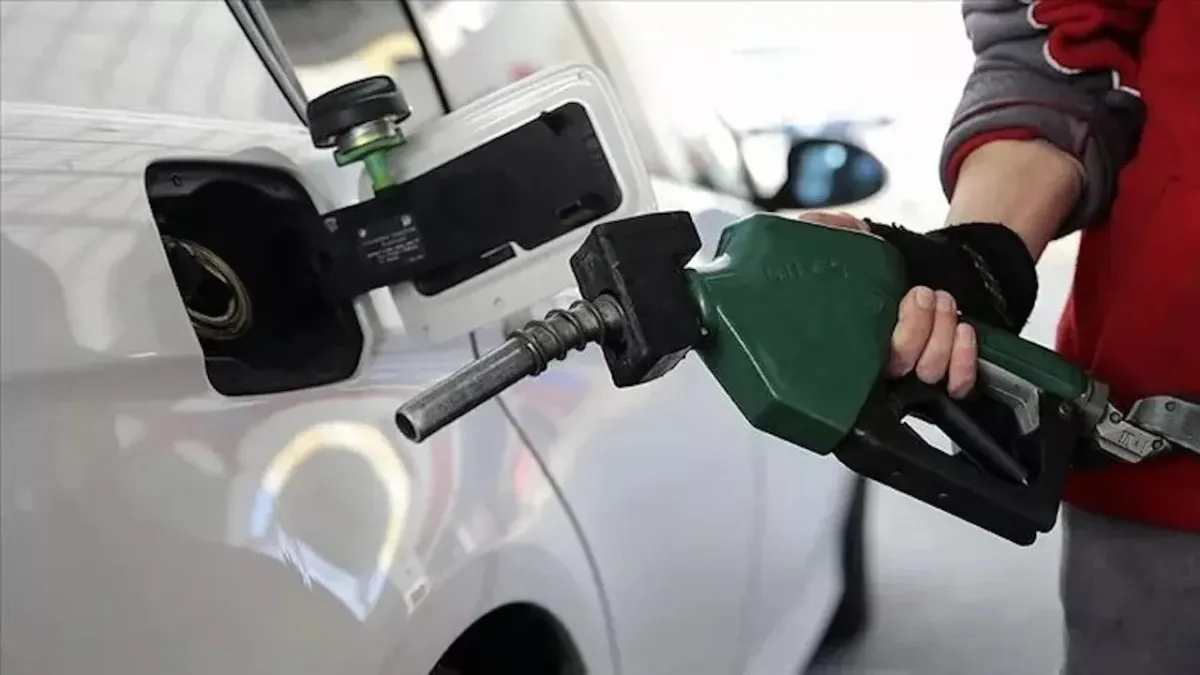Motorinde Yeni İndirim: Gece Yarısından Geçerli Olacak 3,97 TL Kesinti Bekleniyor