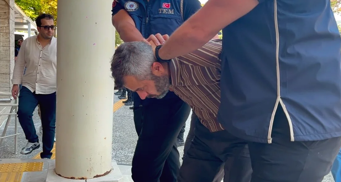FETÖ'nün Suikast Timinde Yer Alan Eski Yüzbaşı Adliyeye Sevk Edildi