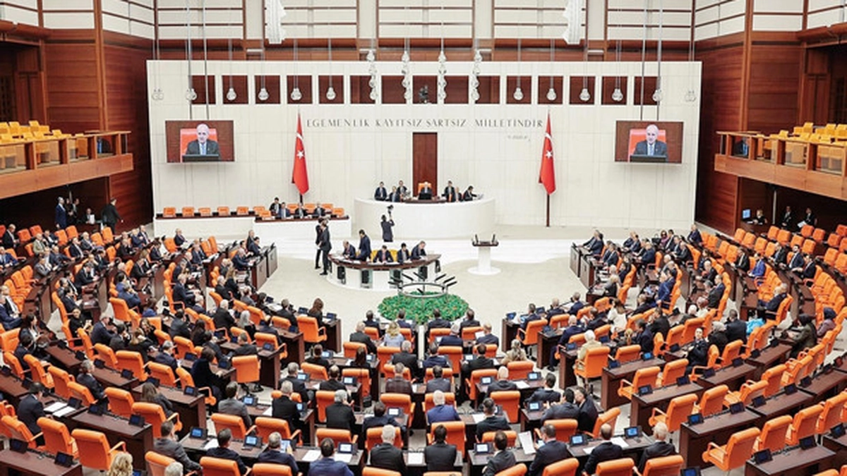 Yeni Kanun Teklifi: Ceza İnfazı Erteleniyor, Kamu Görevlilerine Hukuki Güvence Sağlanıyor